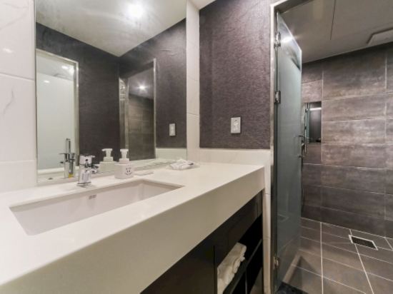 Фото Busan Daeyeondong Hotel With