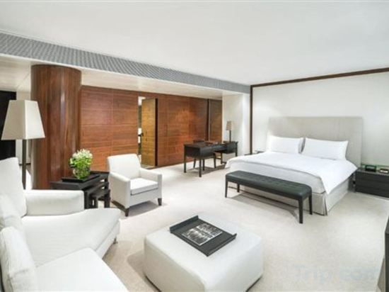 Фото Como The Halkin