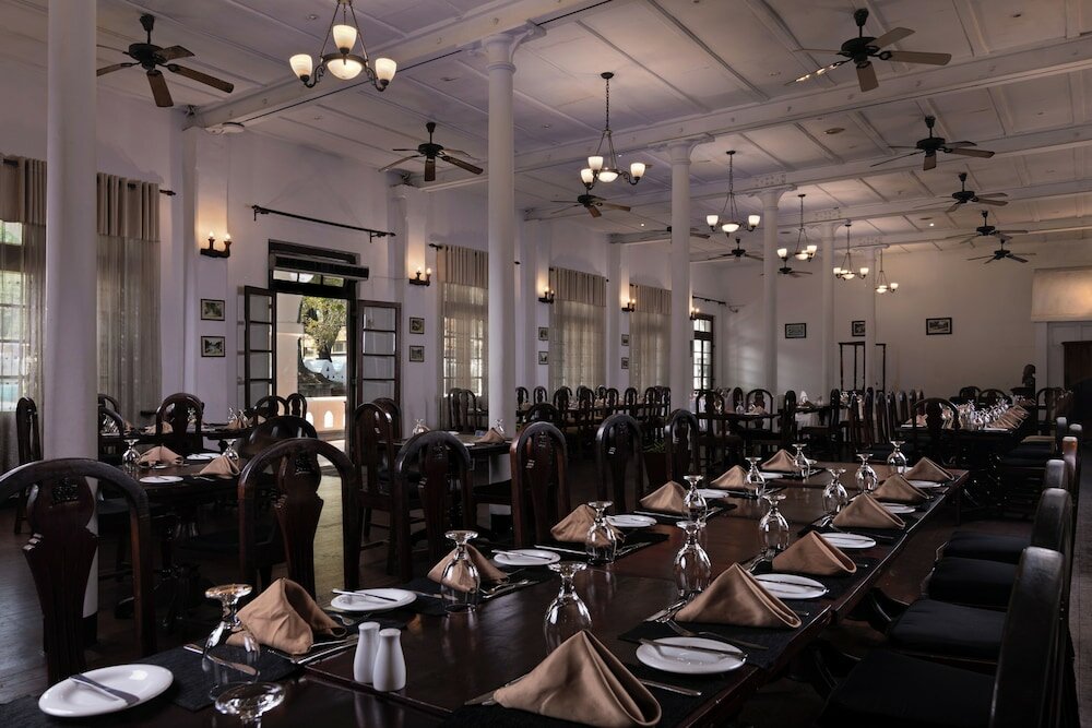 Фото Queen's Hotel