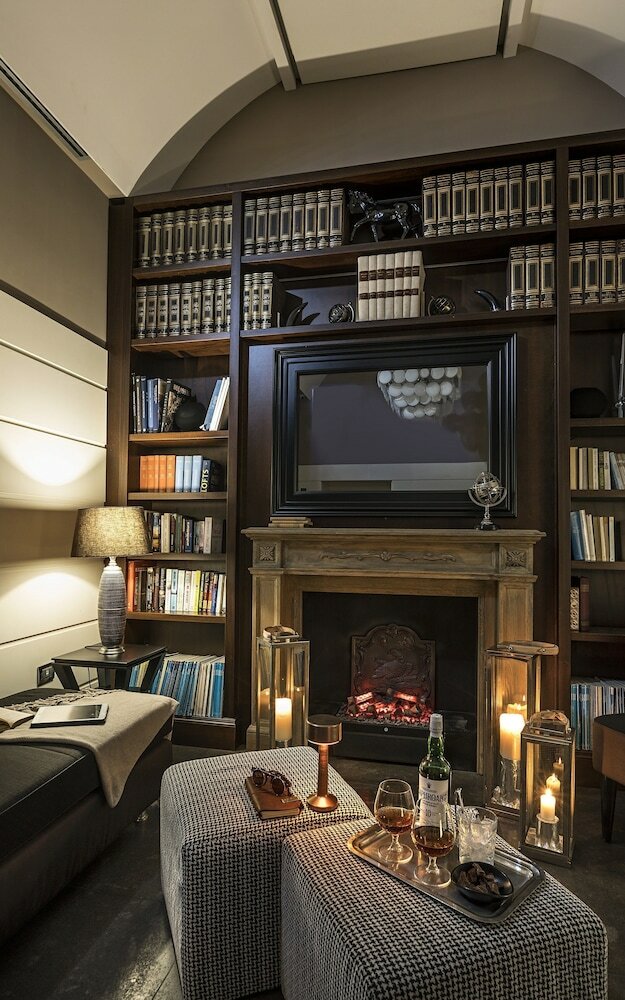 Фото The Independent Hotel