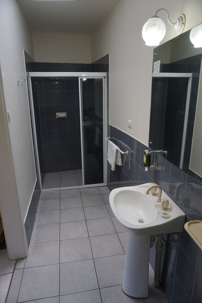 Фото Jacksons Motor Inn