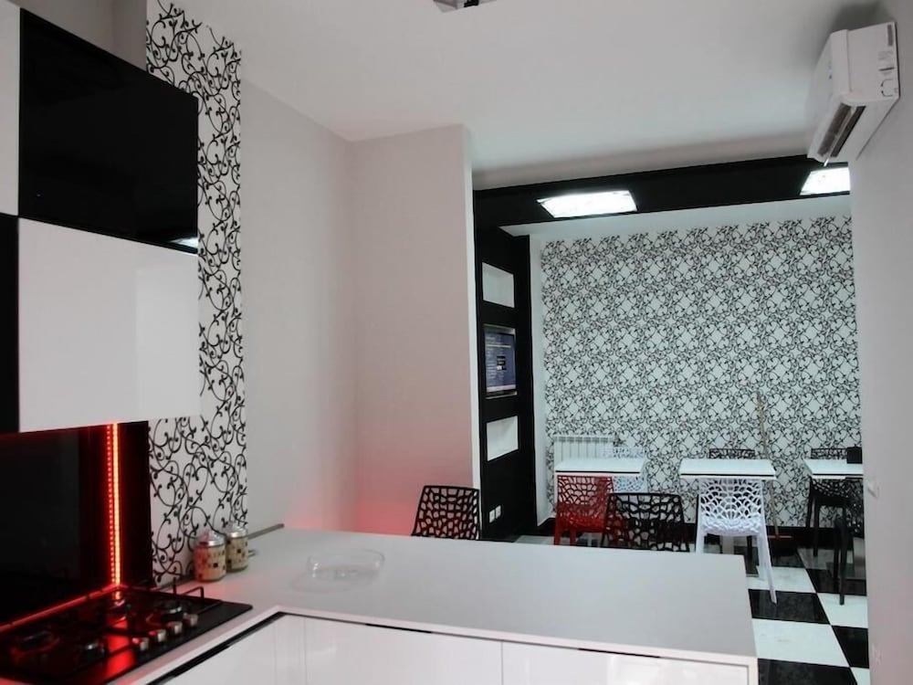 Фото Black & White G&g