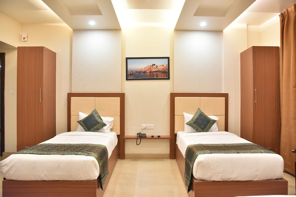 Фото Hotel R K Grand