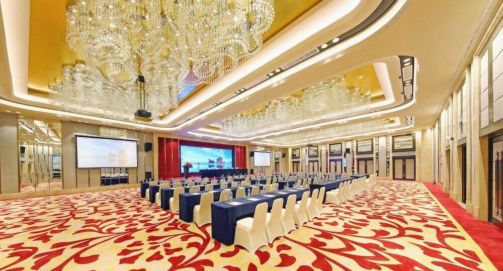 Фото Fuzhou Lakeside Hotel