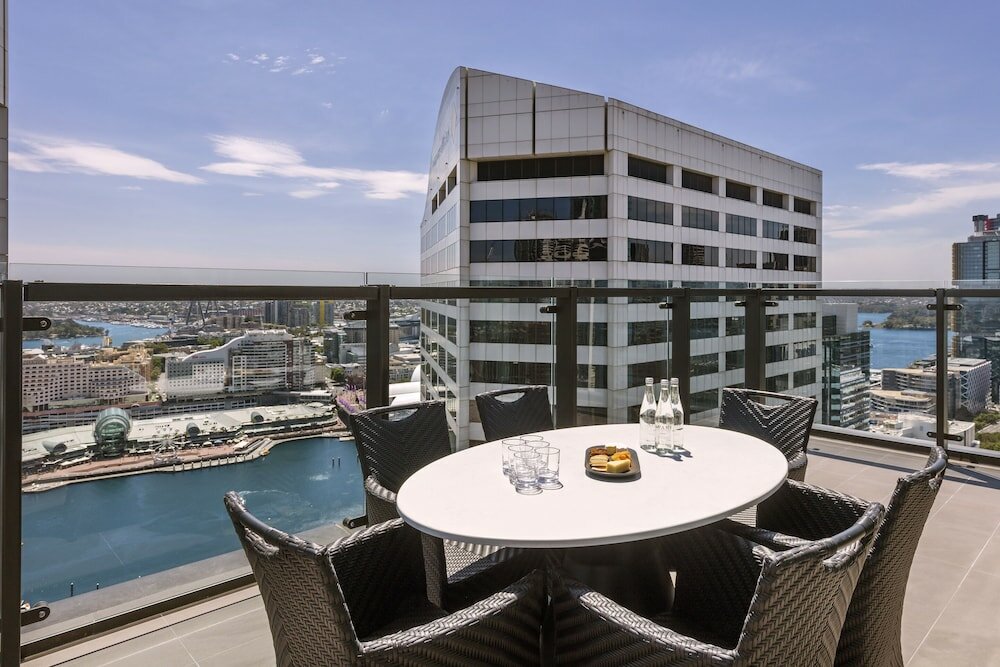 Фото Meriton Suites Sussex Street