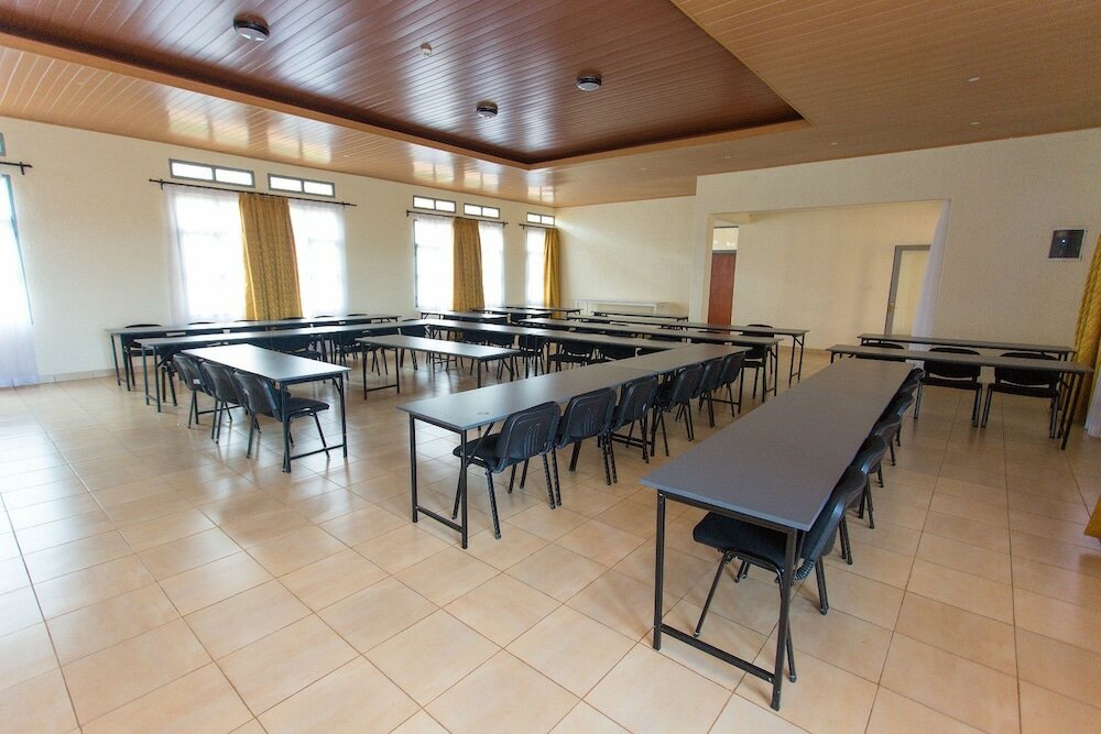 Фото Cenetra Hotel