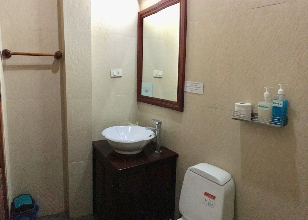 Фото Pangkham Lodge Hotel