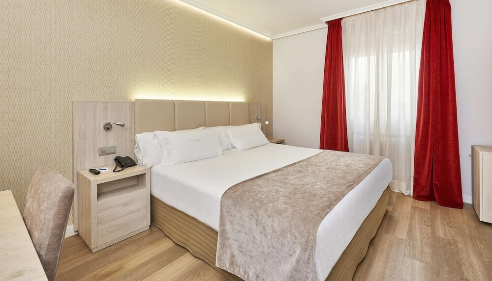 Фото Nh Córdoba Califa Hotel