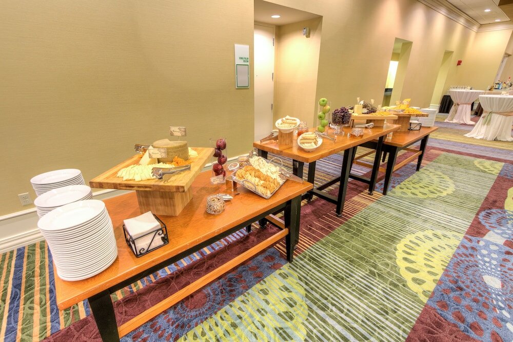 Фото Holiday Inn Tampa Westshore - Airport Area, an Ihg Hotel