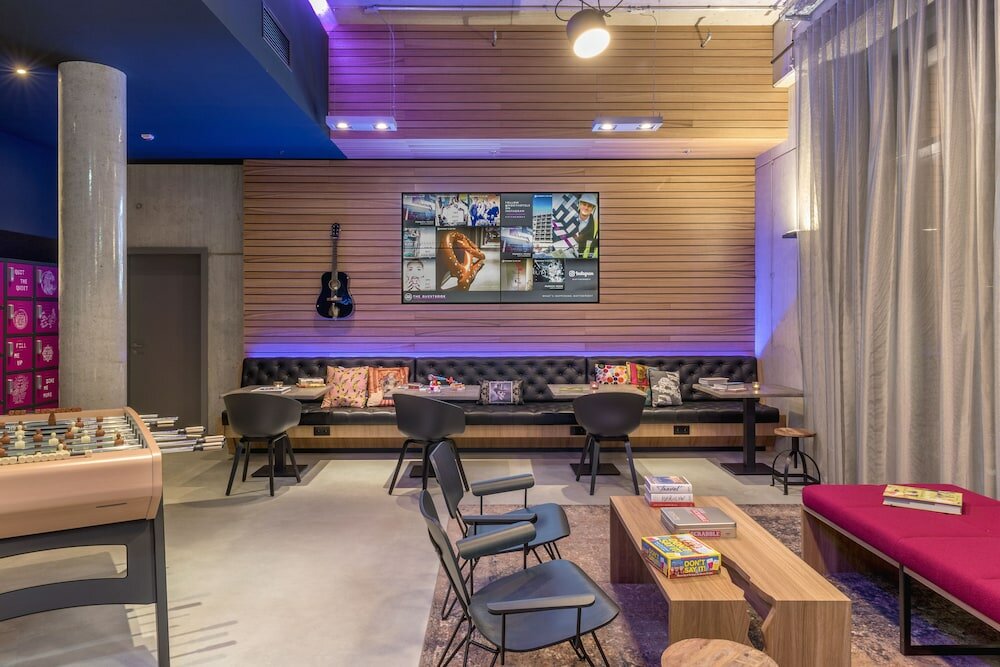 Фото Moxy Glasgow Merchant City