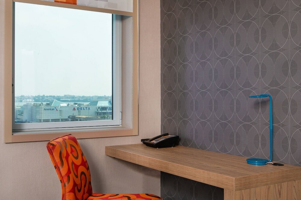 Фото Aloft New York LaGuardia Airport