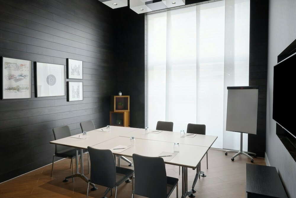 Фото Aloft London Excel