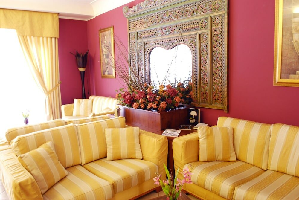 Фото Greta Rooms Hotel