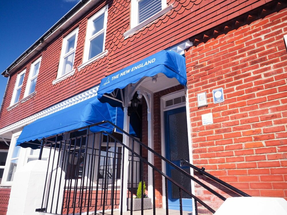 Фото The New England