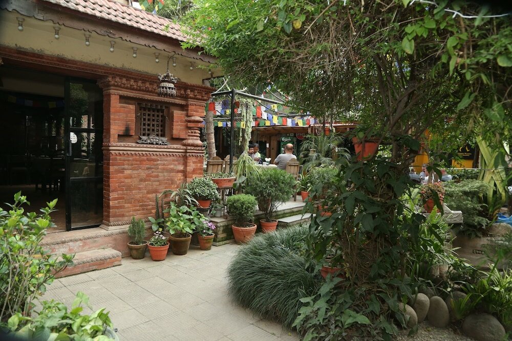 Фото Hotel Himalayan Oasis