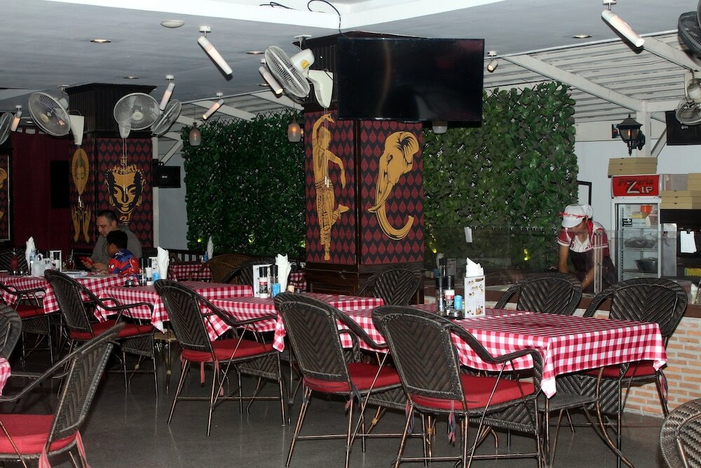 Фото Zip Lounge & Apartments