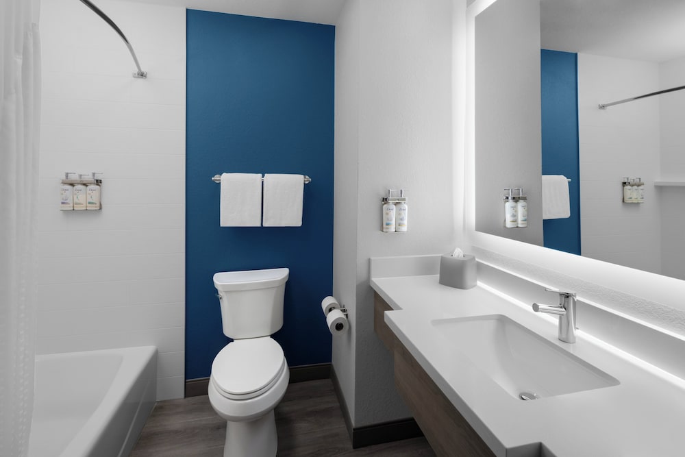 Фото Holiday Inn Express & Suites Midland Loop 250, an Ihg Hotel