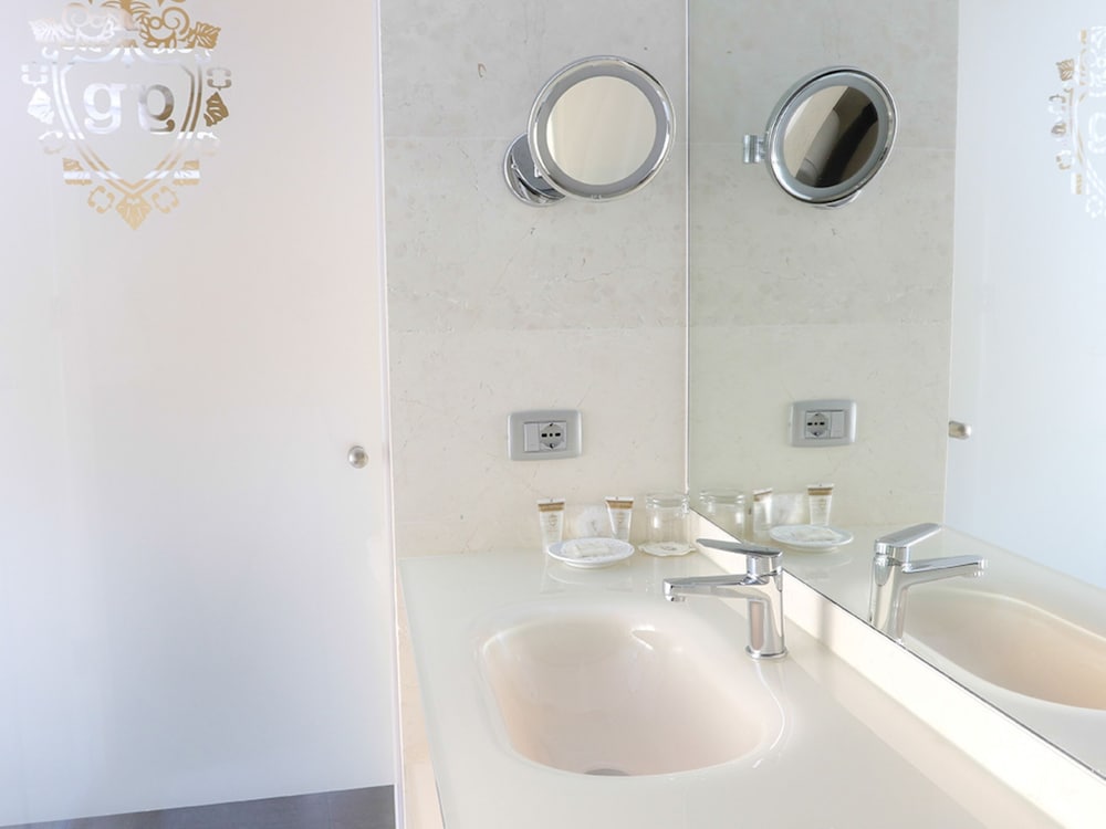 Фото Hotel Greif Maria Theresia