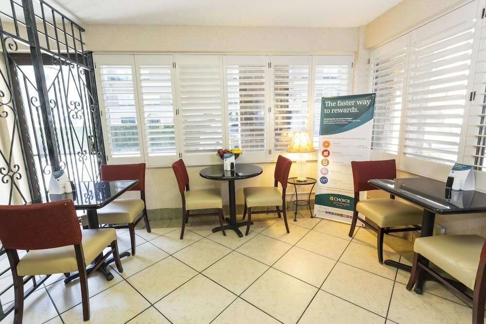 Фото Quality Inn Savannah Historic District