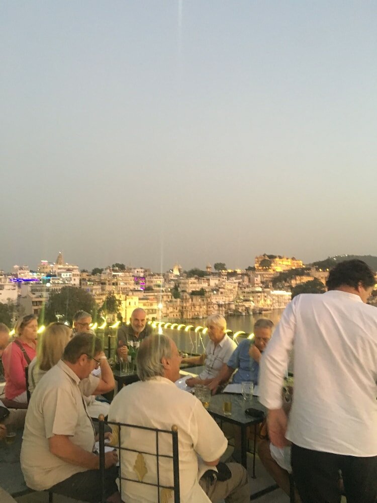 Фото Hotel Hanuman Ghat