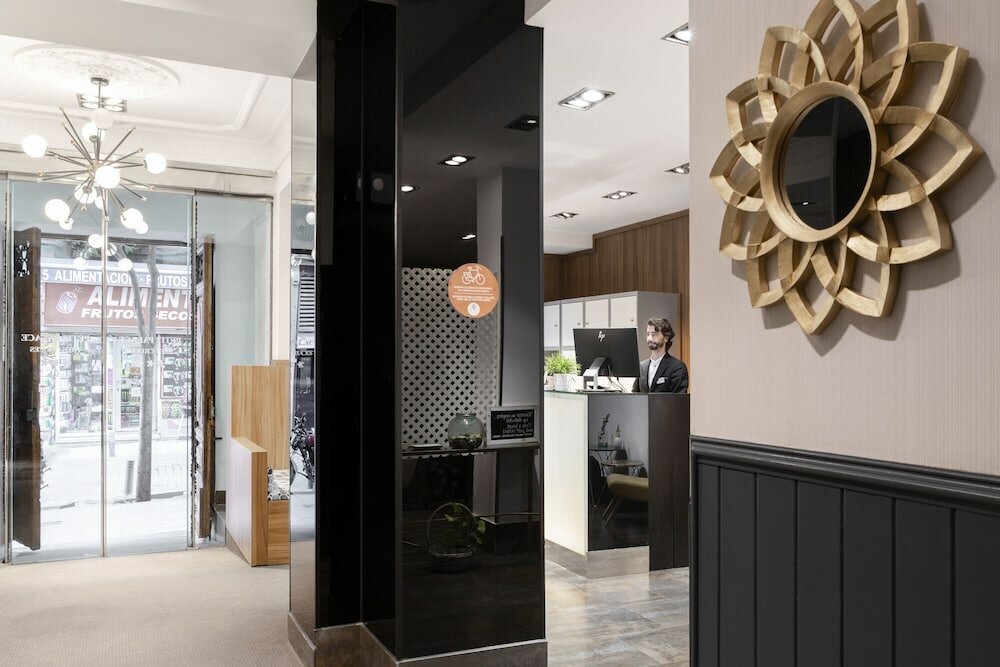 Фото Petit Palace Tres Cruces