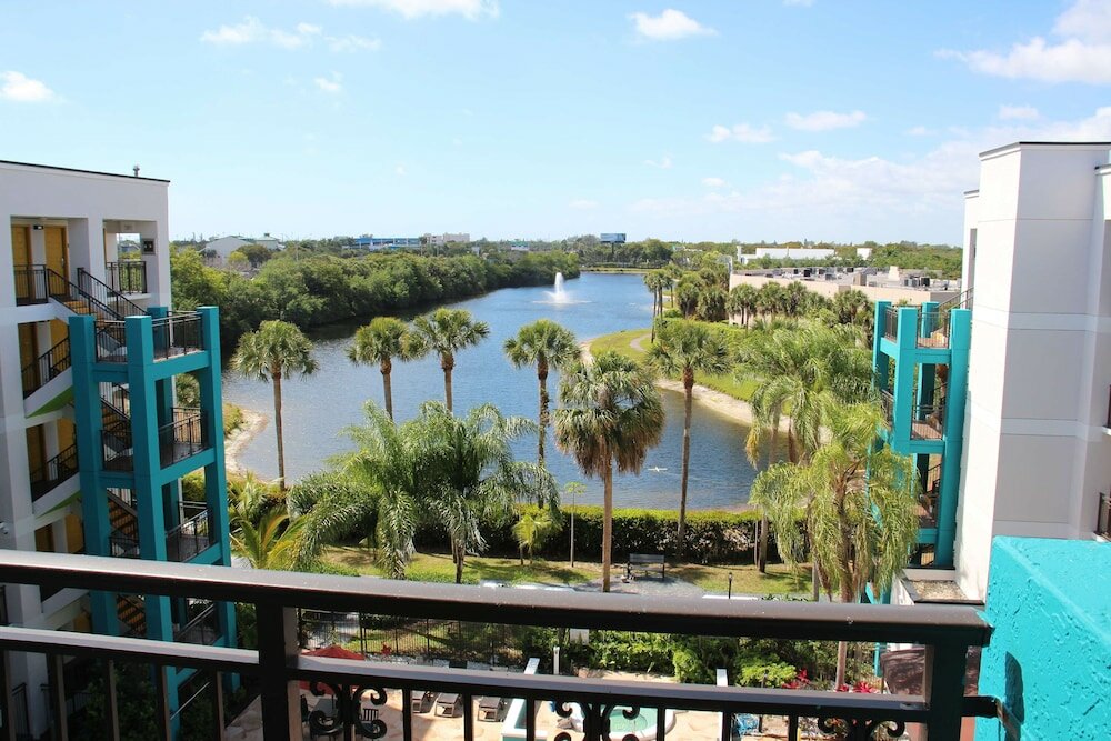 Фото Best Western Plus Deerfield Beach Hotel & Suites