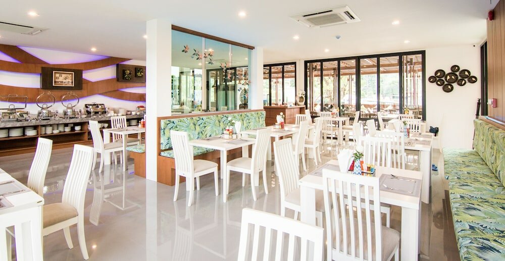 Фото The Phu Beach Hotel