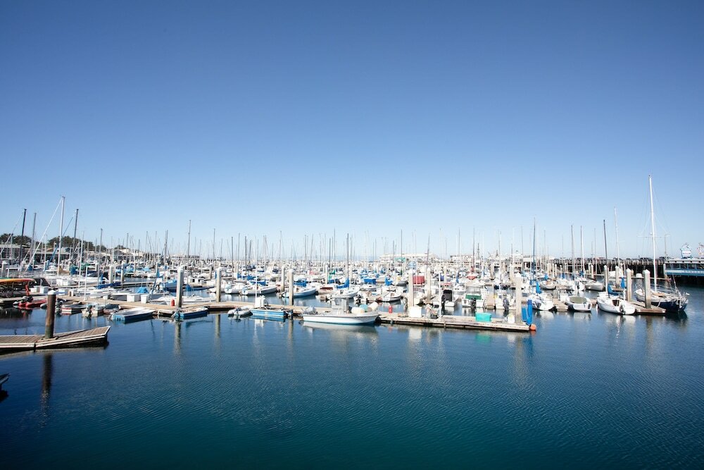 Фото Holiday Inn Express Monterey-Cannery Row, an Ihg Hotel