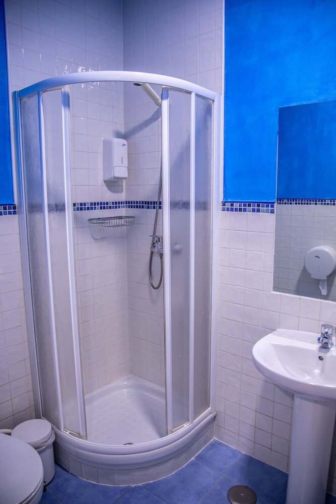 Фото Hostal Montaloya