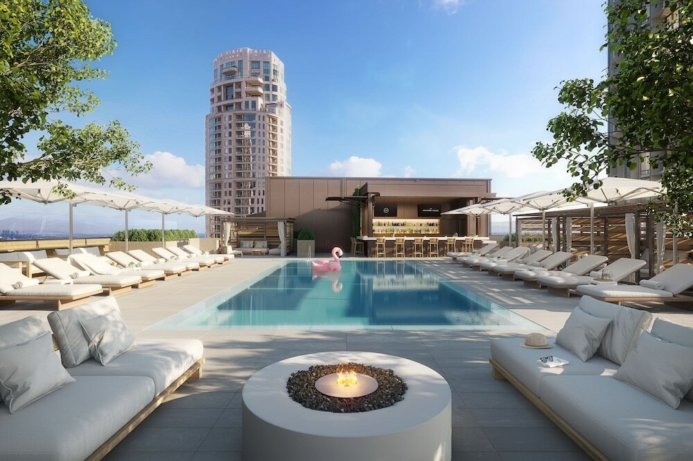 Фото Fairmont Century Plaza Gold Experience