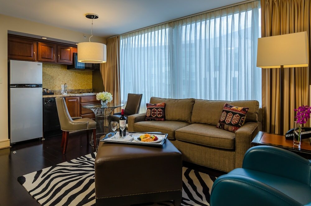 Фото Beacon Hotel & Corporate Quarters