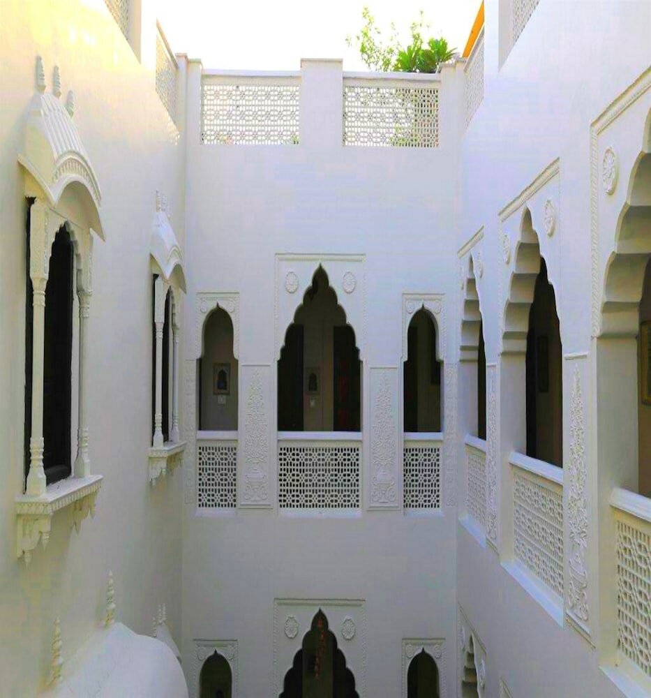 Фото Jyoti Mahal A Heritage Hotel
