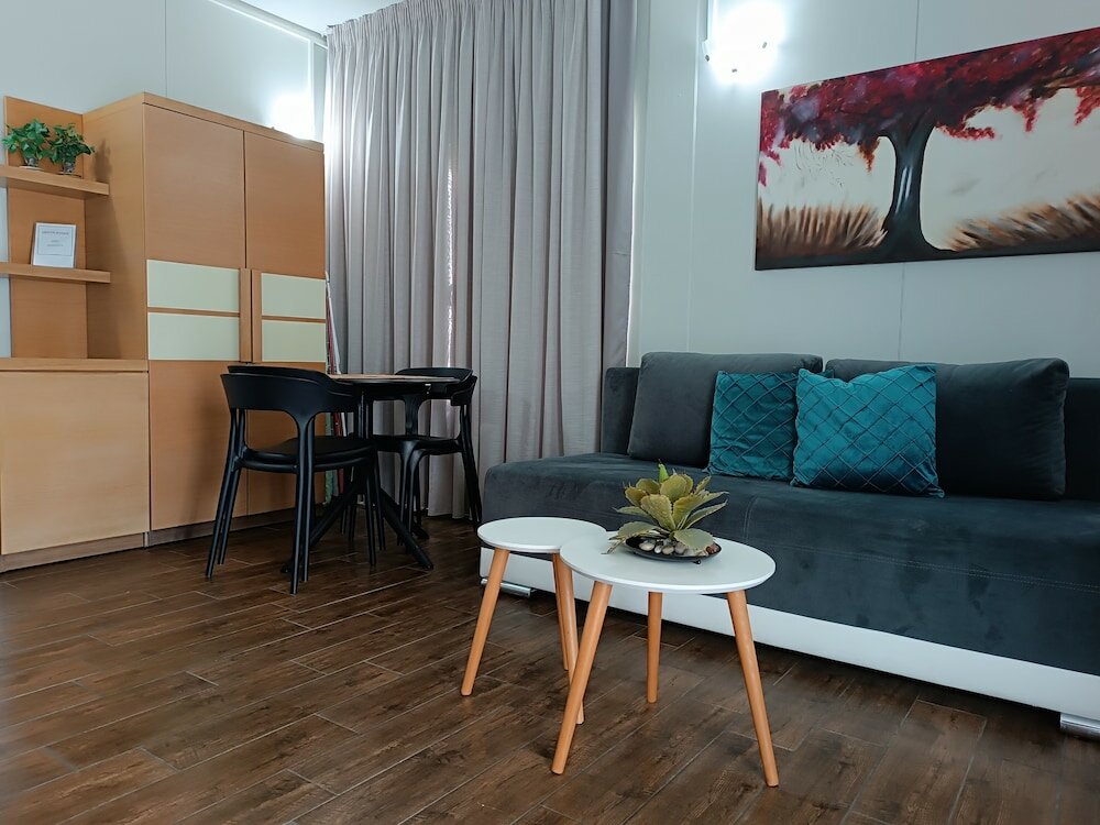 Фото Elizabeth Queen Luxuxy Rooms