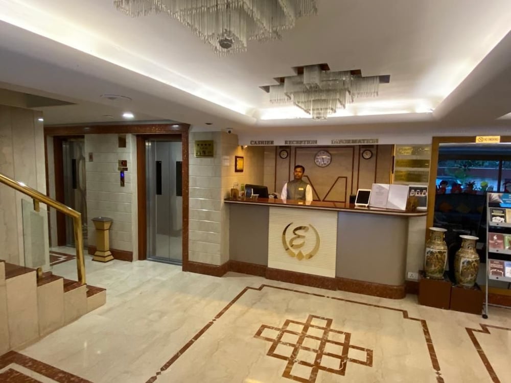 Фото The Emerald Hotel & Executive Apartments