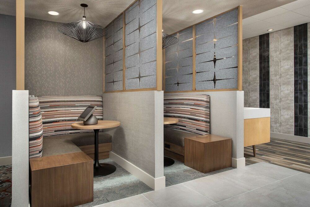 Фото Hampton Inn Boston Logan Airport Chelsea