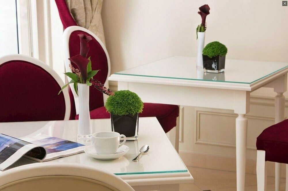 Фото Hôtel Queen Mary