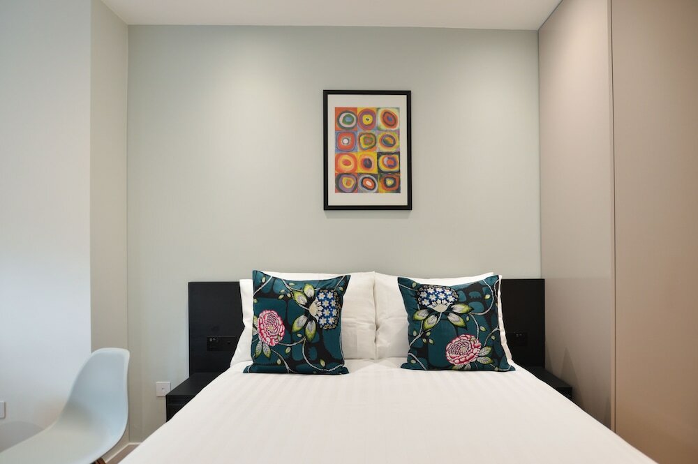 Фото St James House Serviced Apartments