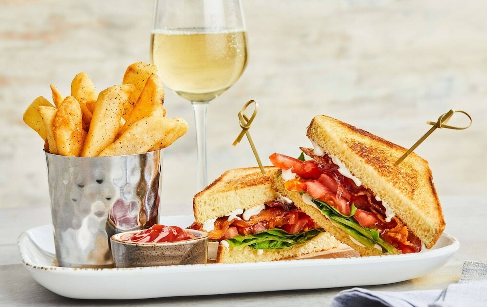 Фото Courtyard by Marriott Orlando International Dr Conv Cntr