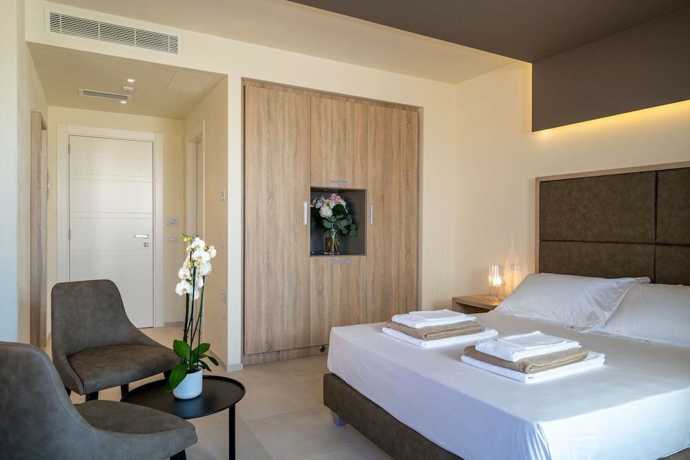 Фото Palace Lido Hotel & Suites