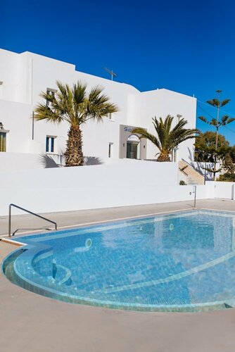 Гостиница Nikos Hotel в Картерадосе