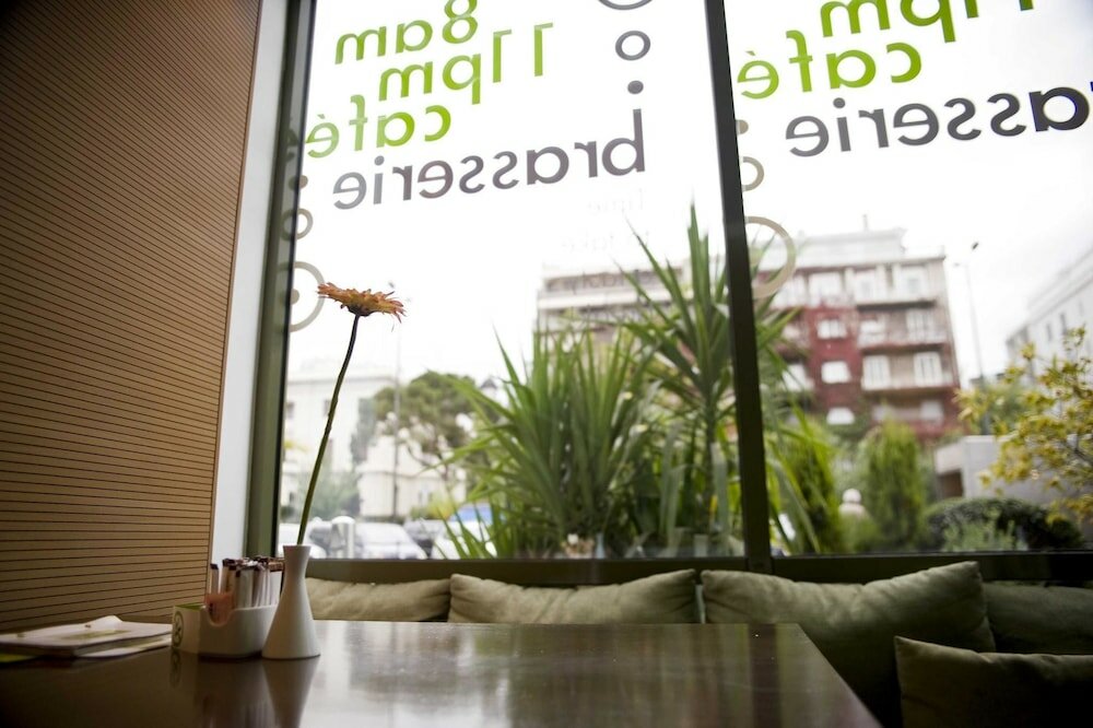 Фото Athinais Hotel