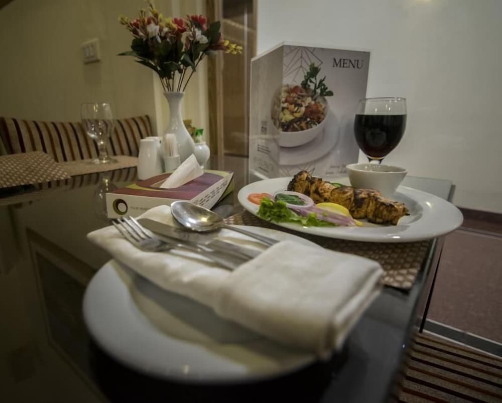 Фото Отель One Tariq Road