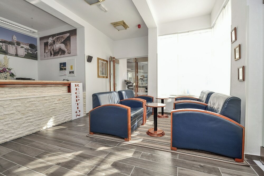 Фото Hotel ZaDaR