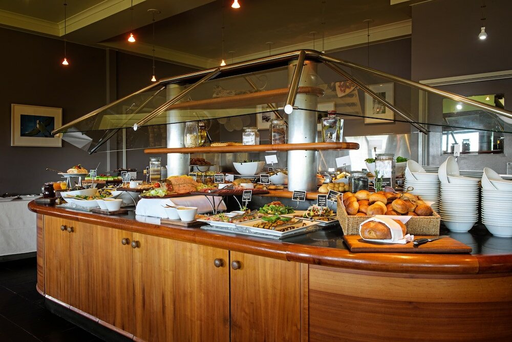 Фото Strahan Village