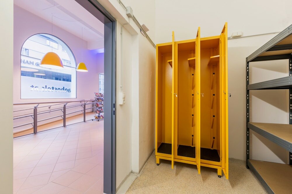 Фото A&o Salzburg Hauptbahnhof