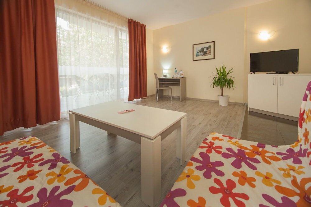 Фото Mariner's Suites