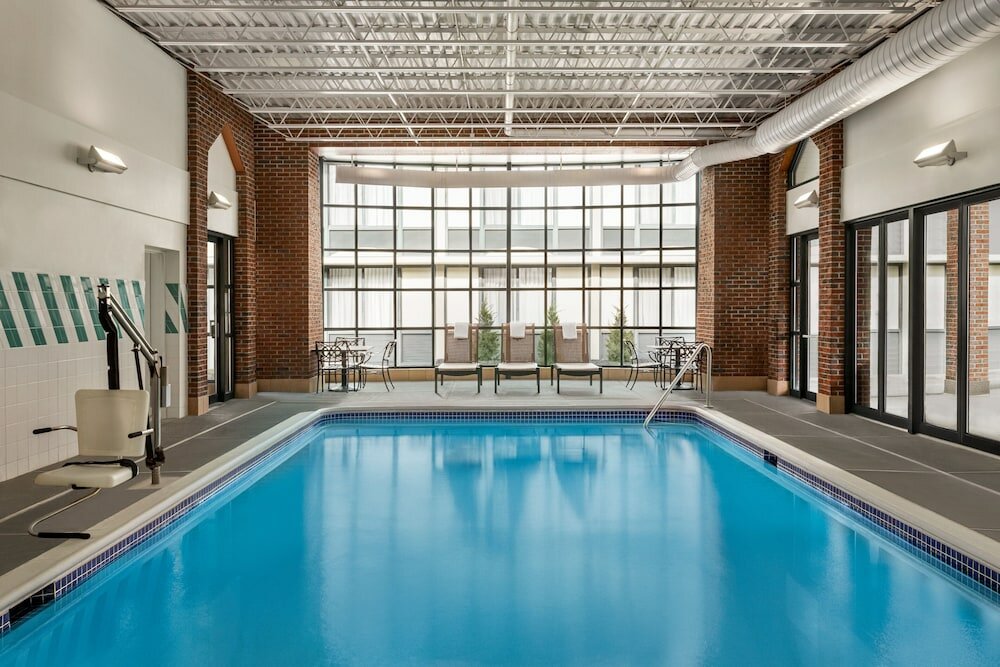 Фото Holiday Inn Saratoga Springs, an Ihg Hotel