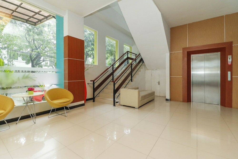 Фото RedDoorz Plus near Pantai Losari