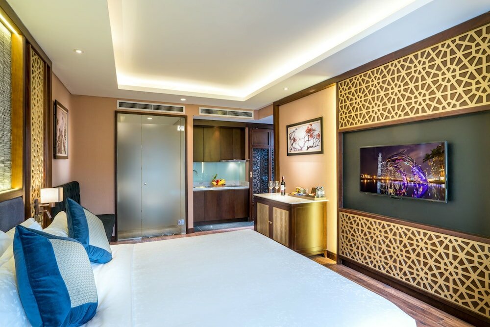 Фото Conifer Grand Hotel