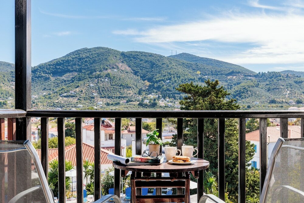 Фото Hotel Dionyssos